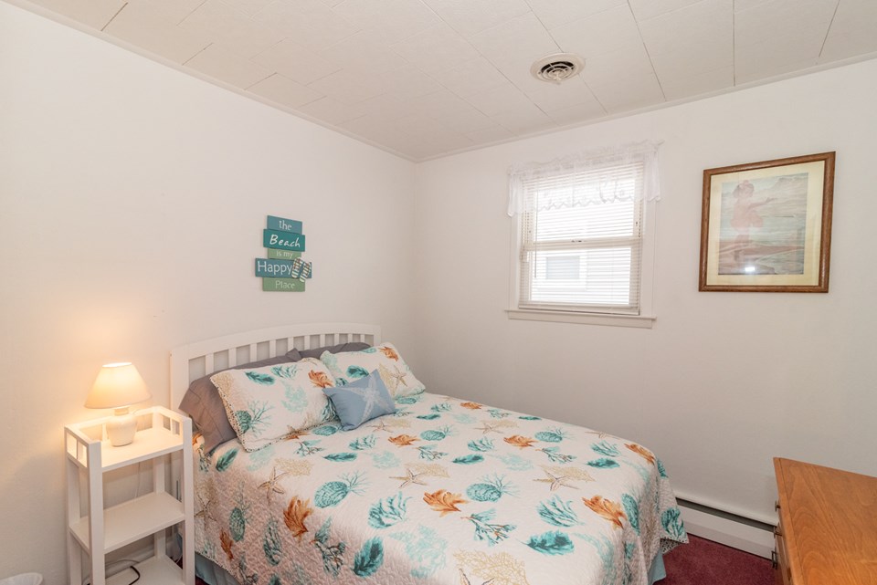 2nd bedroom
